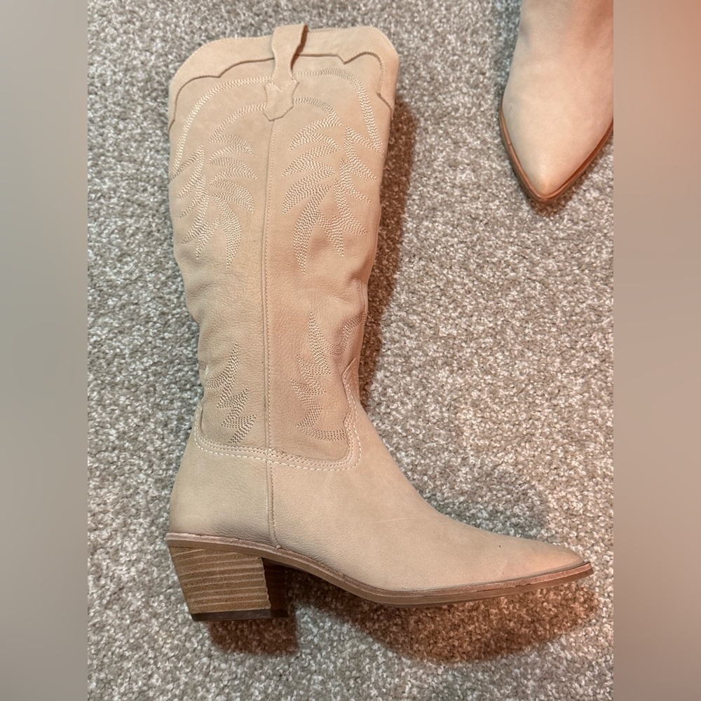 Beige Western Cowboy Boots Embroidered Pointed Toe | Size 9